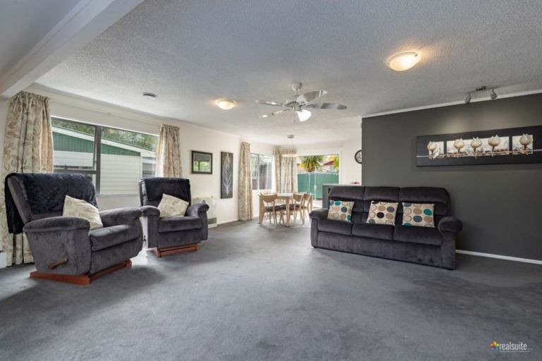 Photo of property in 11a Mangaroa Hill Road, Maoribank, Upper Hutt, 5018