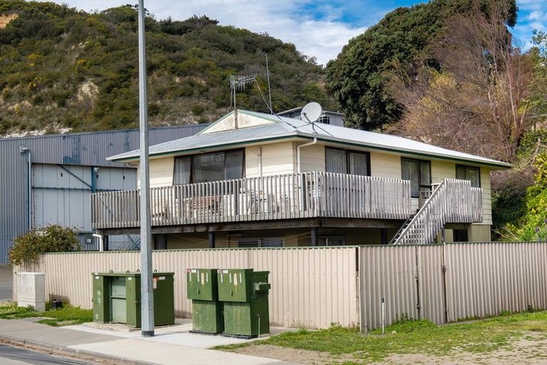 Photo of property in 1a Hornsey Road, Bluff Hill, Napier, 4110