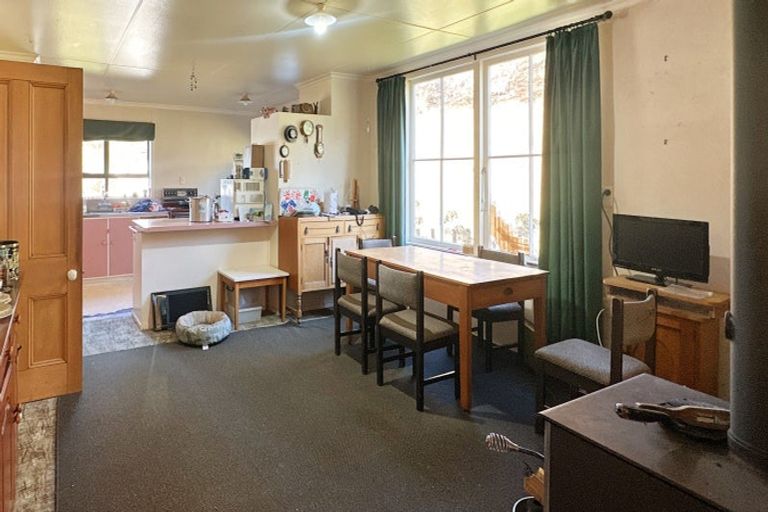 Photo of property in 3 Waitipapa Road, Hunterville, 4730