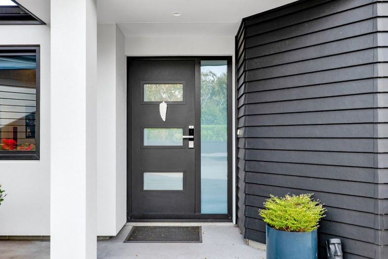 Photo of property in 4 Cessna Lane, Glen Avon, New Plymouth, 4312