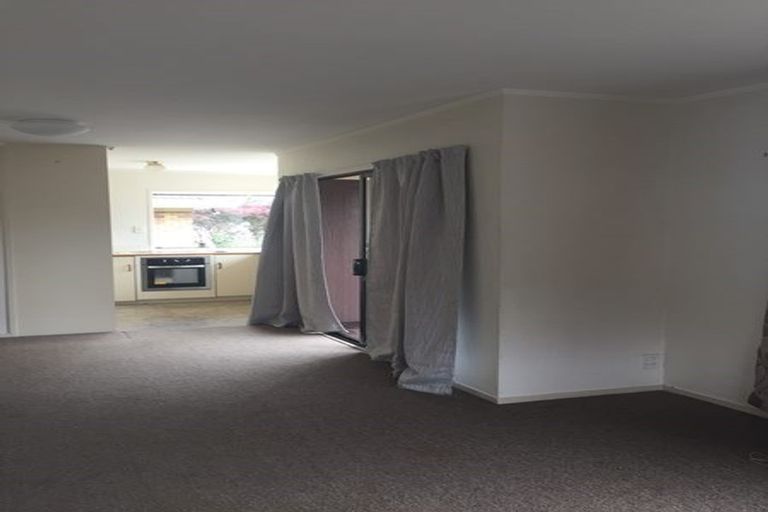 Photo of property in 3/332 West Coast Road, Glen Eden, Auckland, 0602