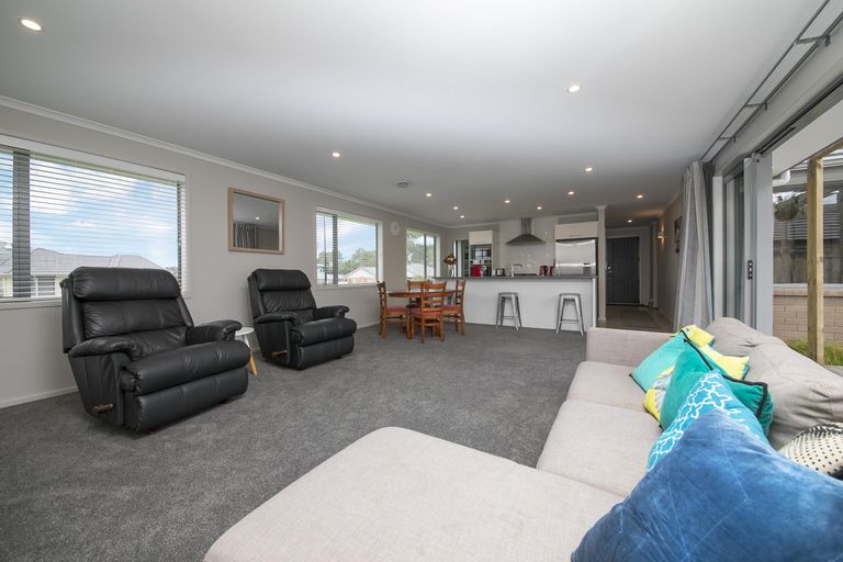 Photo of property in 55 Pohutukawa Parade, Riverhead, 0820