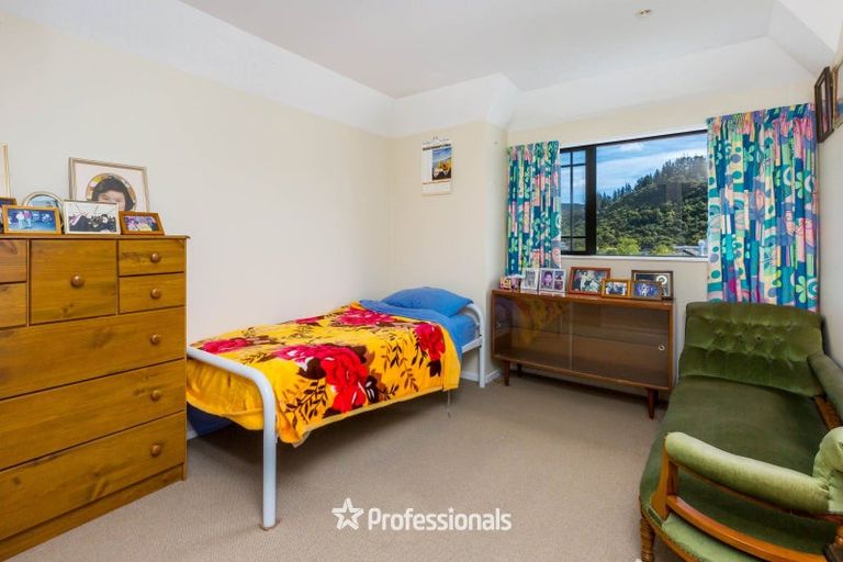 Photo of property in 22 Carlow Grove, Birchville, Upper Hutt, 5018
