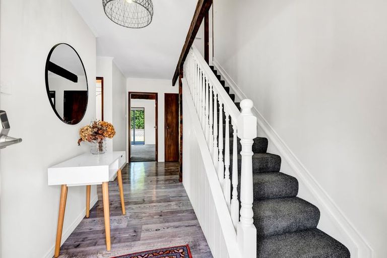 Photo of property in 76a Paynters Avenue, Strandon, New Plymouth, 4312