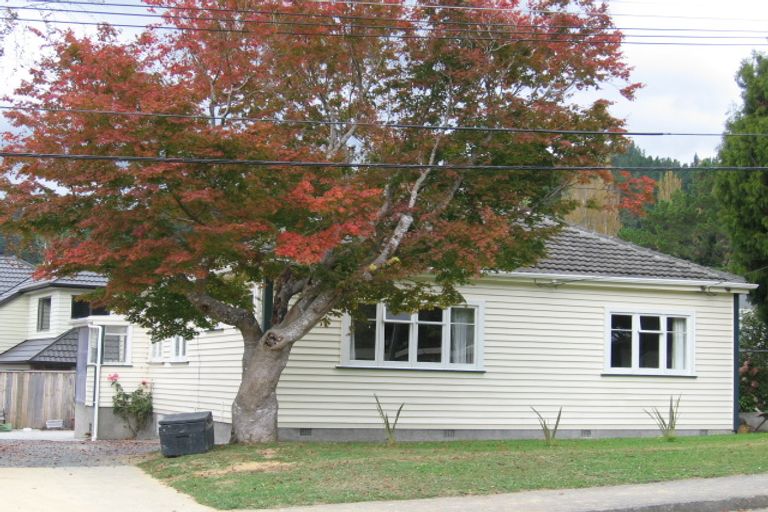 Photo of property in 9 Jocelyn Crescent, Pinehaven, Upper Hutt, 5019