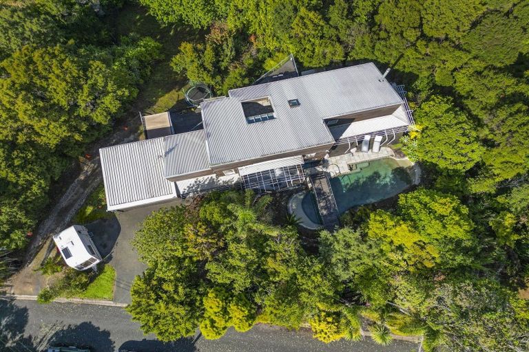 Photo of property in 32 Te Araroa Drive, Paremoremo, Auckland, 0632