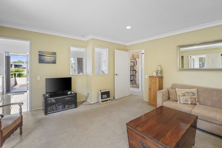 Photo of property in 68 Links View Drive, Omokoroa, 3114