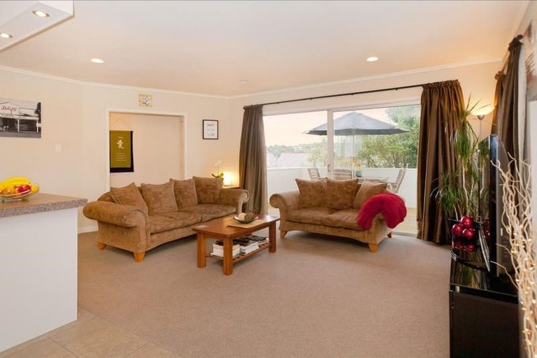 Photo of property in 43 Commodore Drive, Lynfield, Auckland, 1042