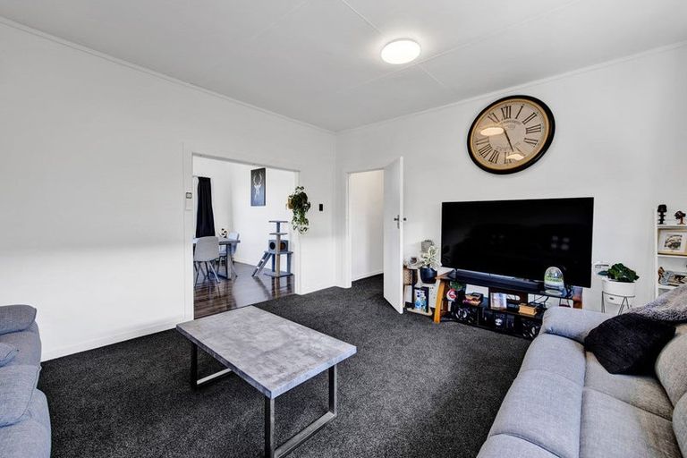 Photo of property in 48 Camberwell Road, Hawera, 4610