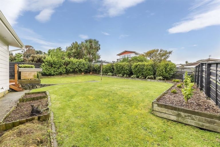Photo of property in 145 Conclusion Street, Ascot Park, Porirua, 5024