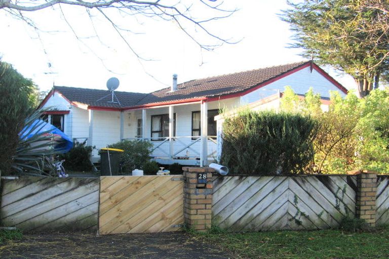 Photo of property in 28 Redlands Grove, Swanson, Auckland, 0612