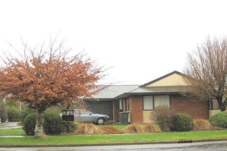 Photo of property in 136 Seaward Road, Edendale, 9825