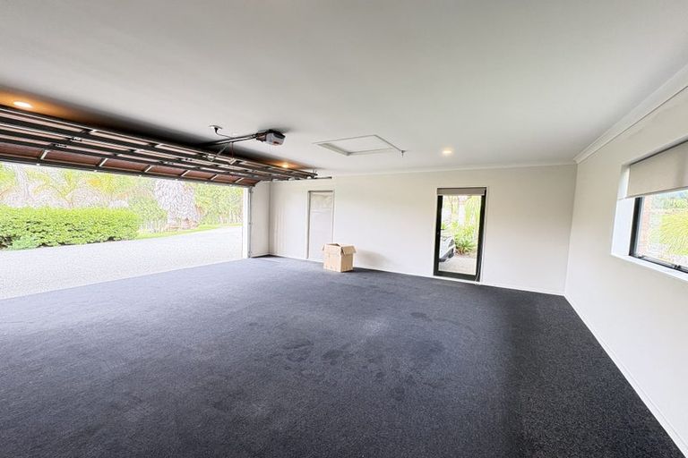 Photo of property in 30 Foster Road, Kumeu, 0891