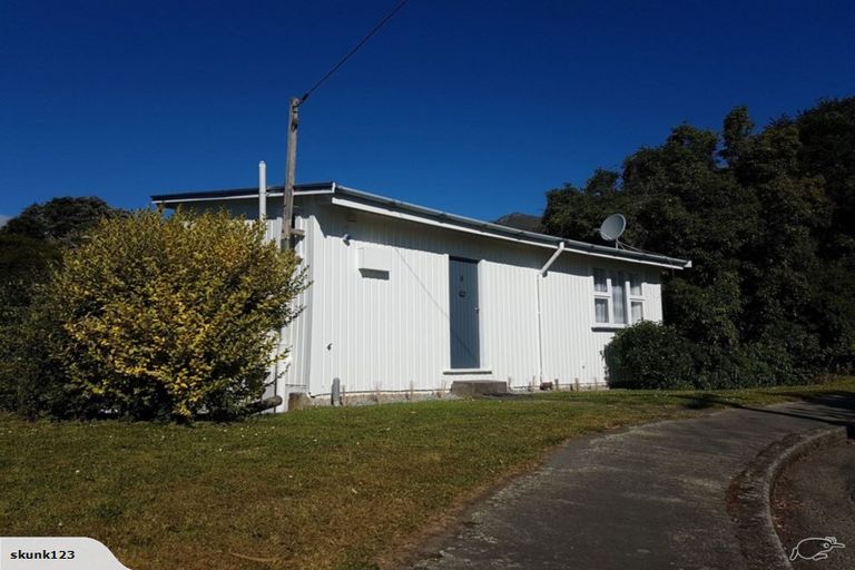 Photo of property in 4 Armstrong Crescent, Akaroa, 7520