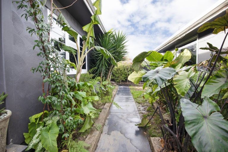 Photo of property in 15 Puketapu Road, Taradale, Napier, 4112