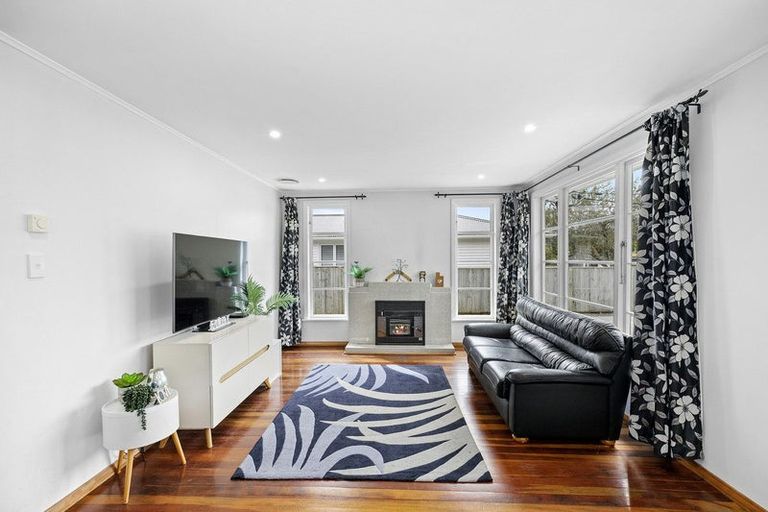 Photo of property in 302 Stokes Valley Road, Stokes Valley, Lower Hutt, 5019