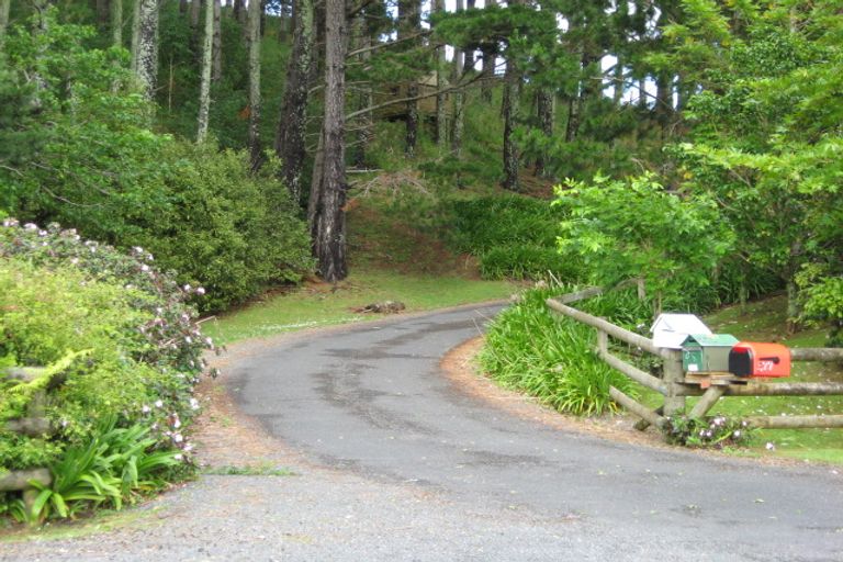 Photo of property in 577 Ponga Road, Opaheke, Papakura, 2584