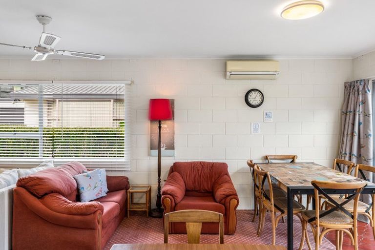 Photo of property in 21 Whiritoa Beach Road, Whiritoa, Whangamata, 3691