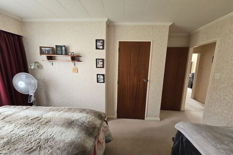 Photo of property in 14 Yarrow Place, Papakowhai, Porirua, 5024