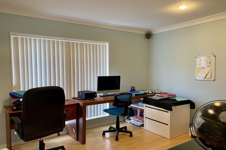 Photo of property in 41 Erlestoke Crescent, Churton Park, Wellington, 6037