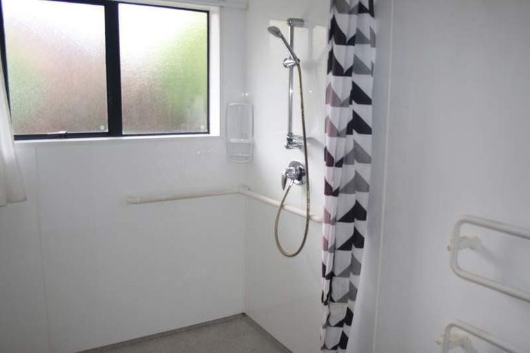 Photo of property in 2/71 Vintage Drive, Henderson, Auckland, 0612