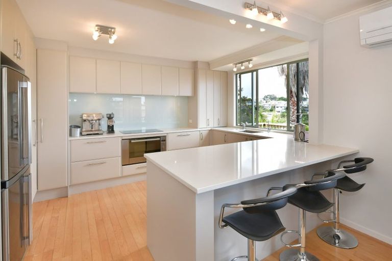 Photo of property in 55 Braemar Road, Castor Bay, Auckland, 0620