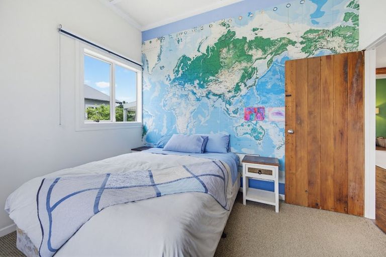 Photo of property in 9 Ruataniwha Street, Waipawa, 4210