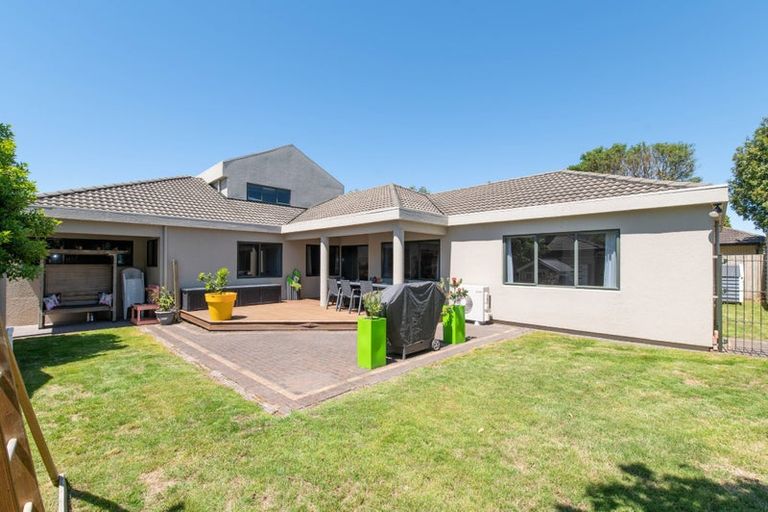 Photo of property in 22 Hoyte Place, Pukehangi, Rotorua, 3015