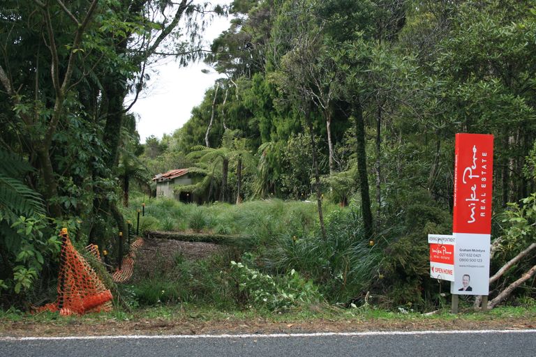 Photo of property in 747 Scenic Drive, Henderson Valley, Auckland, 0612