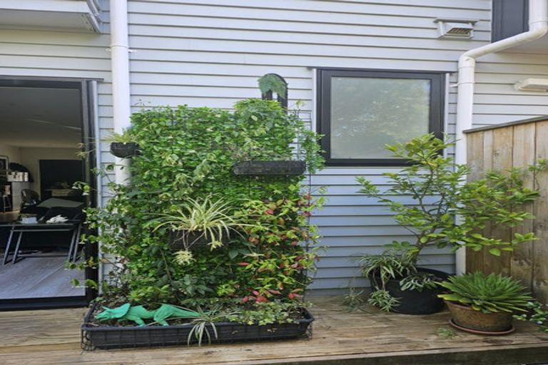 Photo of property in 19 Waru Lane, Te Atatu Peninsula, Auckland, 0610