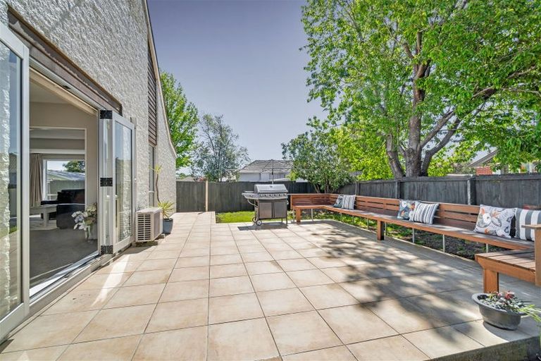 Photo of property in 70a Cutts Road, Russley, Christchurch, 8042