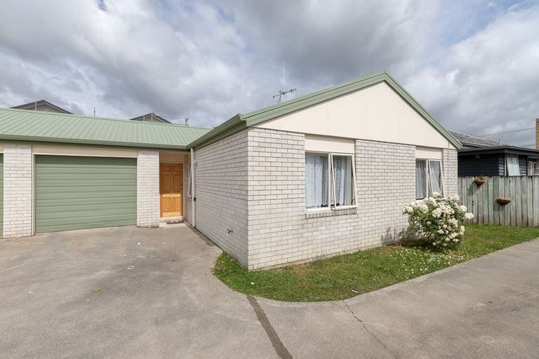 Photo of property in 192 Old Farm Road, Hamilton East, Hamilton, 3216