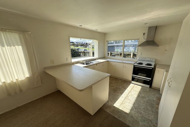 Photo of property in 2/20 Mt Blanc Place, Northpark, Auckland, 2013