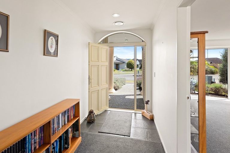 Photo of property in 6 Santa Teresa Court, Paraparaumu Beach, Paraparaumu, 5032