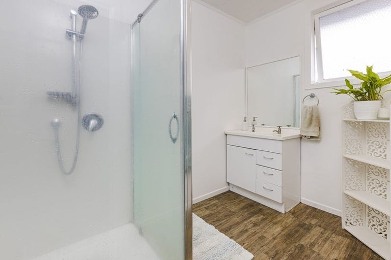 Photo of property in 34 Cramond Drive, Mangere East, Auckland, 2024