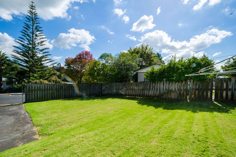 Photo of property in 183 Waimumu Road, Massey, Auckland, 0614