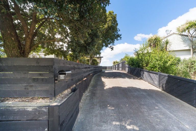 Photo of property in 60 Hillcrest Drive, Kelvin Grove, Palmerston North, 4414