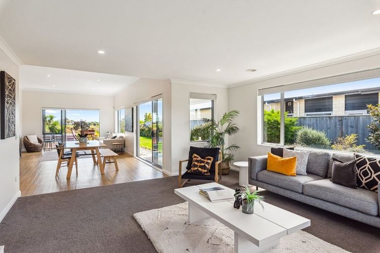 Photo of property in 11 Taranui Way, Paraparaumu Beach, Paraparaumu, 5032