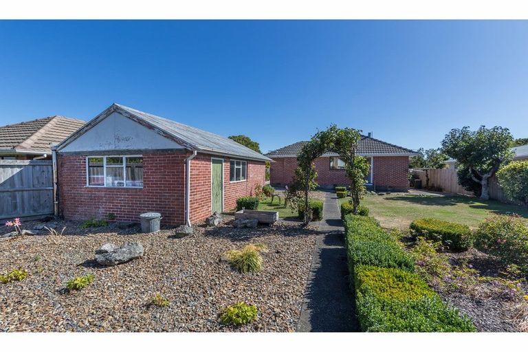 Photo of property in 8 Roslyn Avenue, Mairehau, Christchurch, 8052