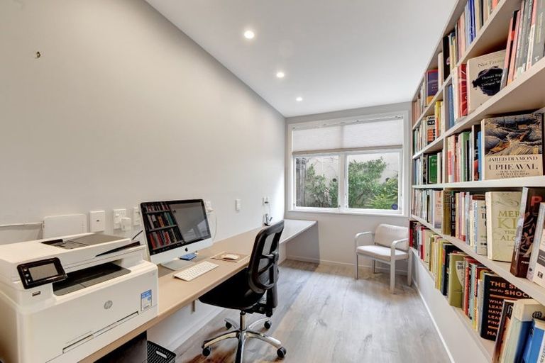 Photo of property in 84 Princes Drive, Britannia Heights, Nelson, 7010