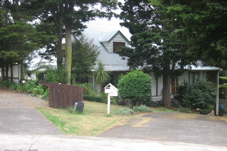Photo of property in 50 Hiwihau Place, Glenfield, Auckland, 0629