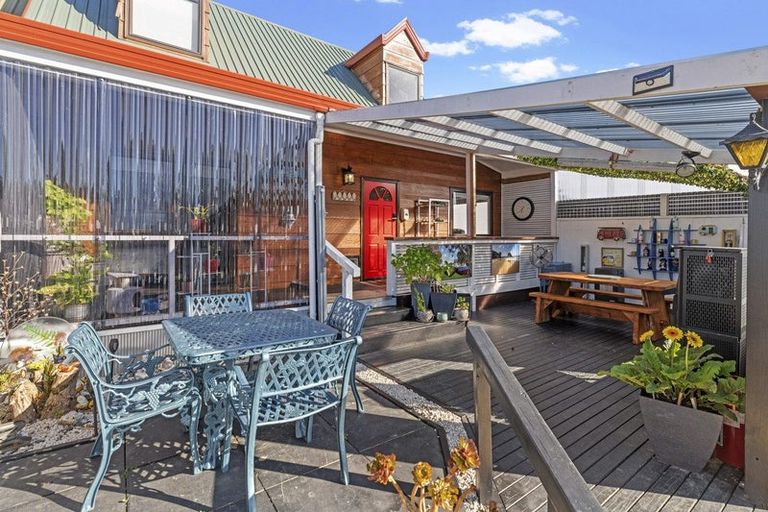 Photo of property in 2/8 Leven Lane, Totara Heights, Auckland, 2105