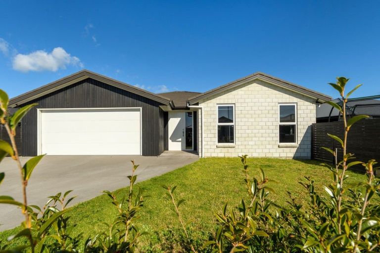 Photo of property in 28 Rotomanu Place, Pyes Pa, Tauranga, 3112