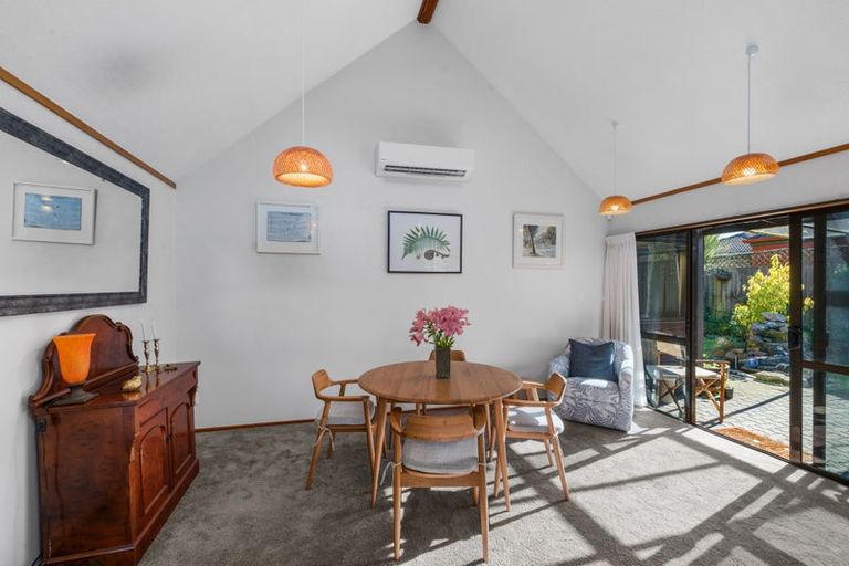 Photo of property in 2/6 Cricklewood Place, Avonhead, Christchurch, 8042