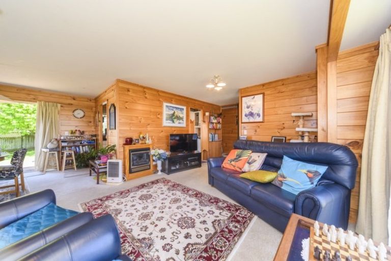 Photo of property in 7 Logan Way, Kelvin Grove, Palmerston North, 4414