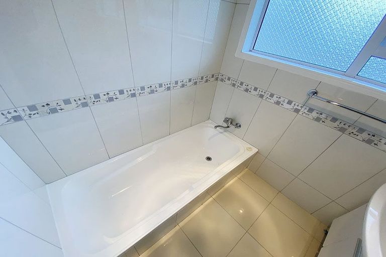 Photo of property in 3 Larne Avenue, Pakuranga Heights, Auckland, 2010