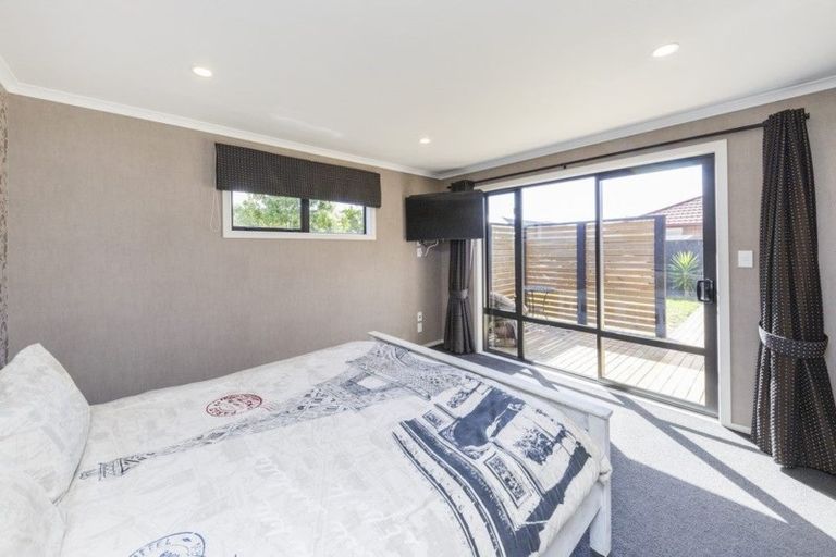 Photo of property in 5 Angelina Way, Kelvin Grove, Palmerston North, 4414