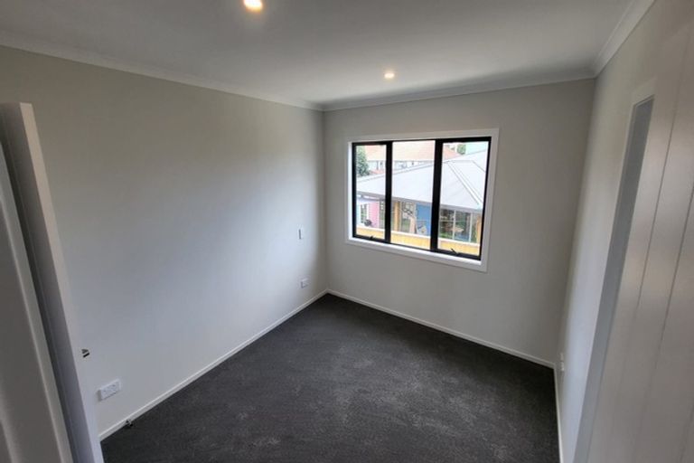 Photo of property in 2/81 Pilkington Road, Panmure, Auckland, 1072