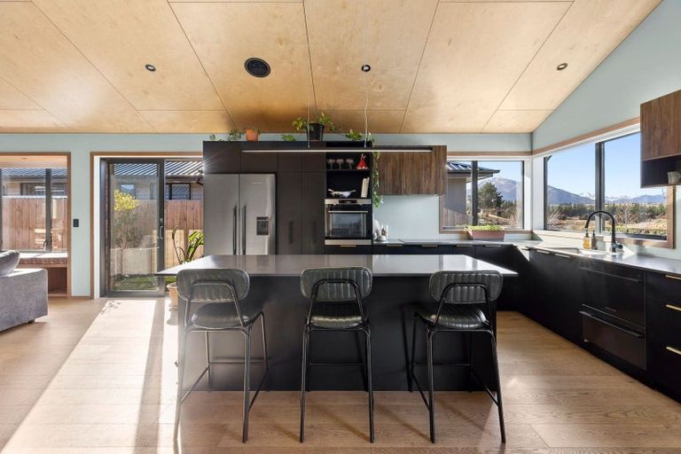 Photo of property in 9 Tahi Street, Albert Town, Wanaka, 9305