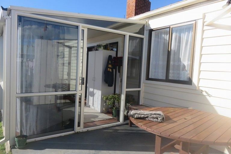 Photo of property in 66 Rhodes Street, Waimate, 7924